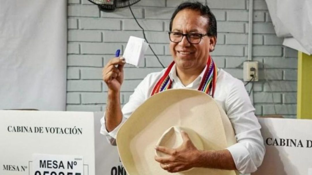Roberto Sanchez ultrapassa Keiko Fujimori em disputa acirrada no Peru
