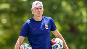 Stale Solbakken alfineta Carlo Ancelotti antes das oitavas da Copa do Mundo