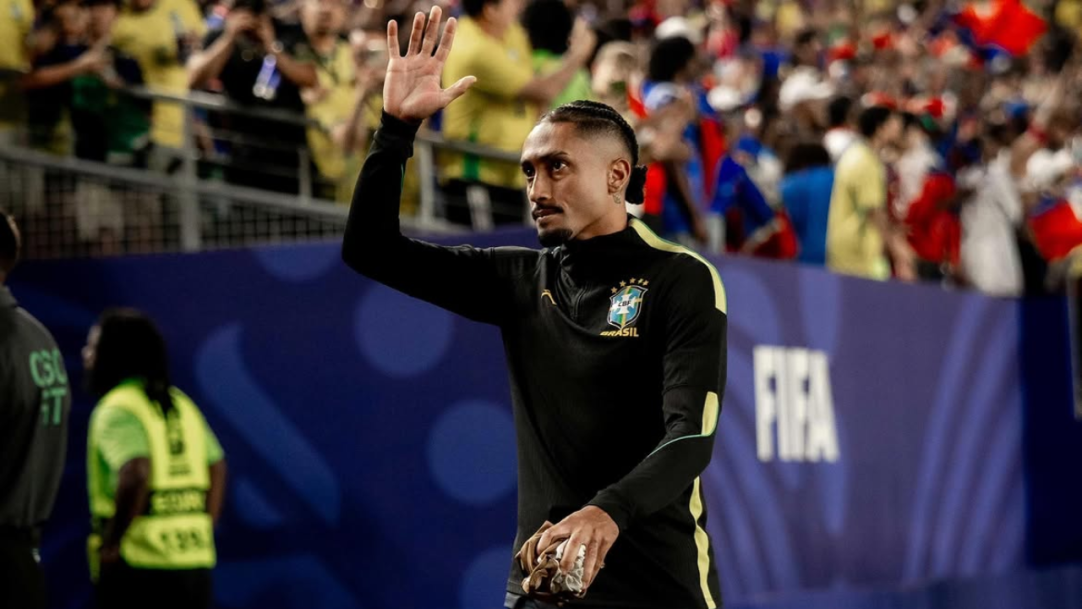 Raphinha é o único brasileiro finalista da categoria Melhor do Mundo da Fifa