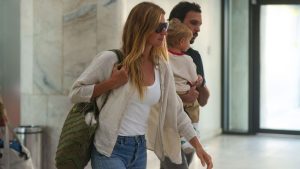 Gisele Bündchen se despede do Brasil com a família