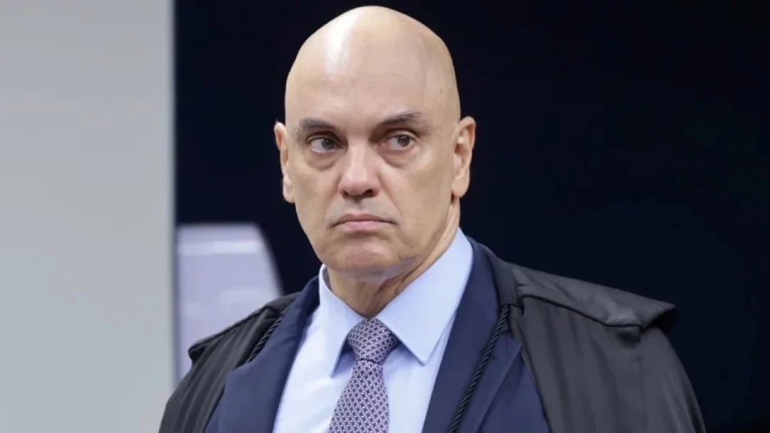Alexandre de Moraes determina a transferência Bolsonaro da PF para Papudinha