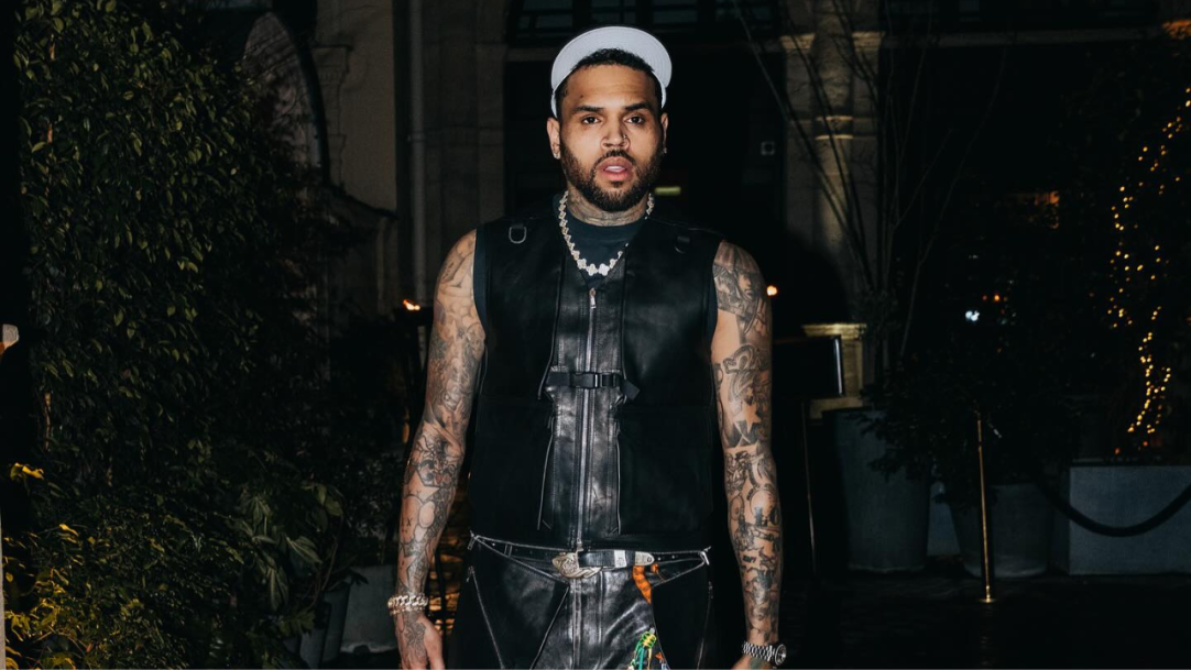 Chris Brown admite culpa por briga em boate londrina