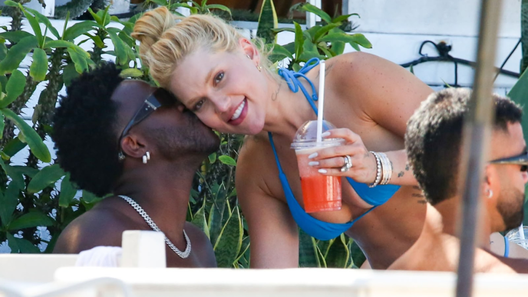 Virginia curte praia no Rio com Vini Jr em clima de romance e aos beijos