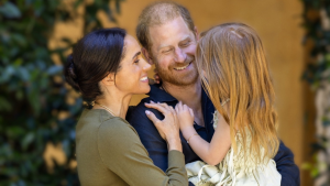 Meghan Markle publica fotos de férias em família com Harry e os dois filhos
