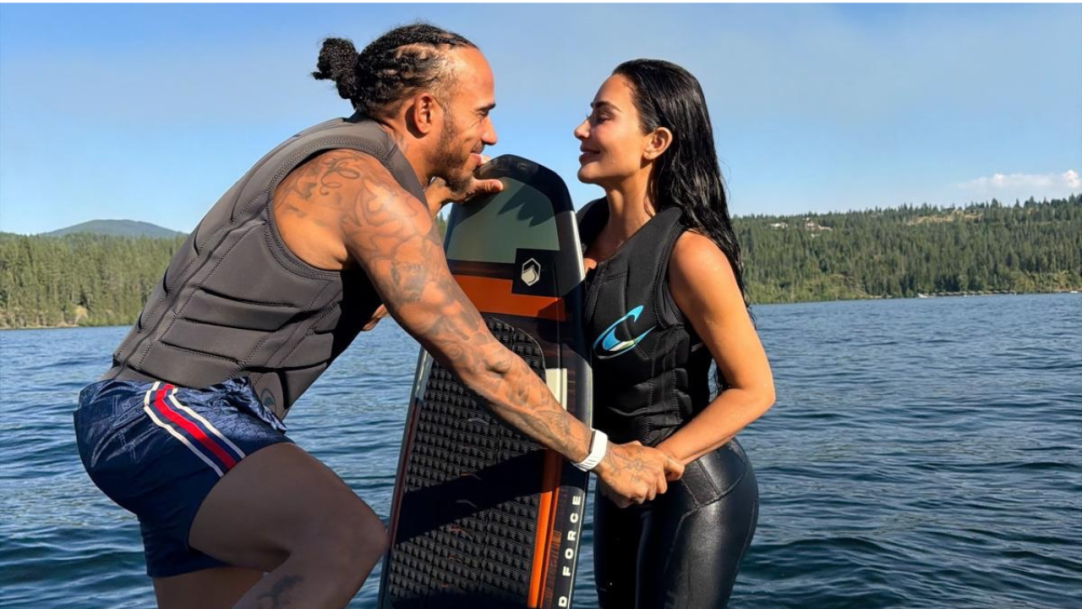 Lewis Hamilton compartilha fotos ao lado de Kim Kardashian e dos filhos da empresária