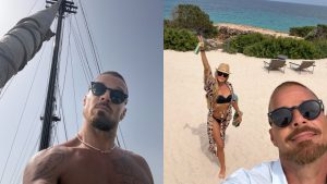 Ricky Martin curte férias em Ibiza com amiga e exibe colar com iniciais dos filhos