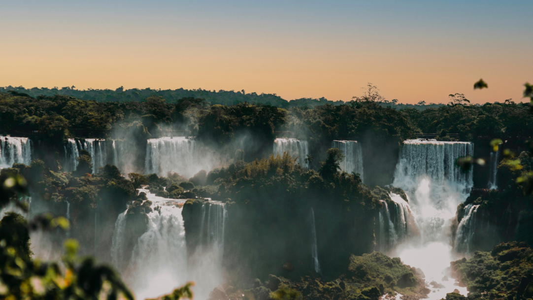 Turista holandês morre após embarcação virar nas Cataratas do Iguaçu