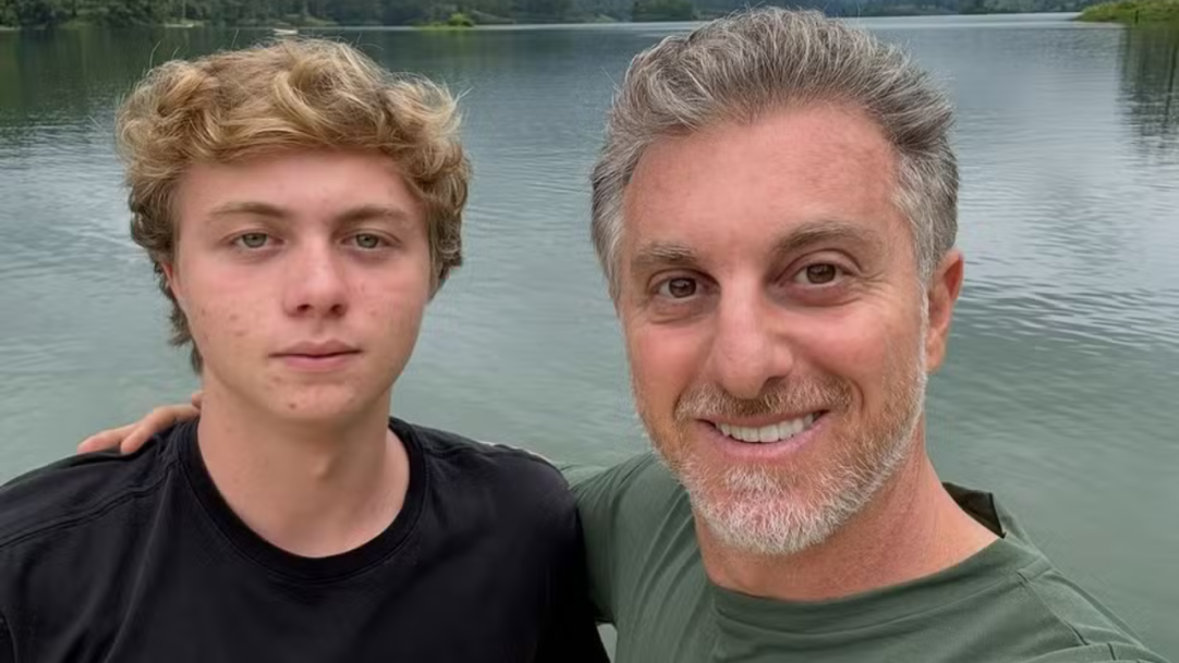 Luciano Huck celebra aprovação de Benício em faculdade de R$ 100 mil ao ano