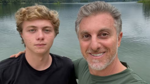 Luciano Huck celebra aprovação de Benício em faculdade de R$ 100 mil ao ano