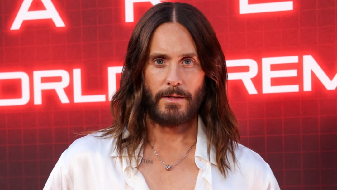 Ex-integrante da equipe de Jared Leto faz forte relato após acusações contra o cantor: “não há alma por trás do olhar dele”