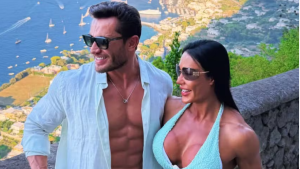 Gracyanne Barbosa curte férias em Capri com o namorado Gabriel Cardoso