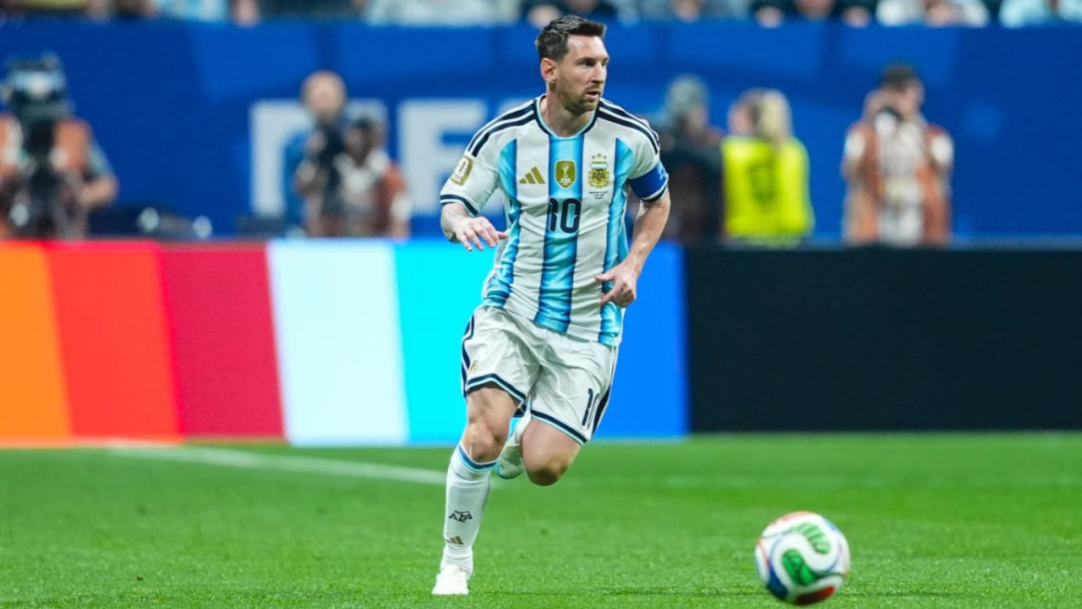 Lionel Messi crava recordes em jogo contra Egito