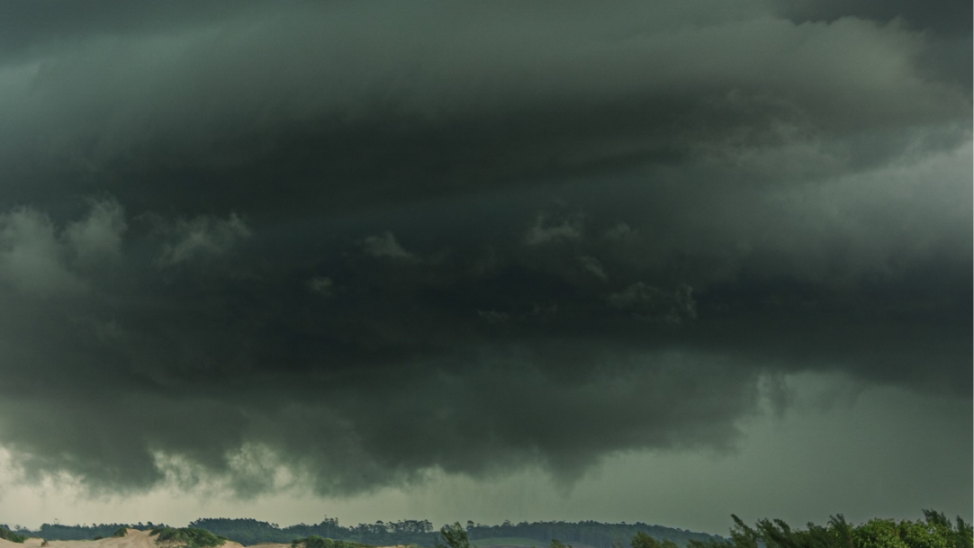 Tornado atinge cidade no Rio Grande do Sul e deixa sete feridos