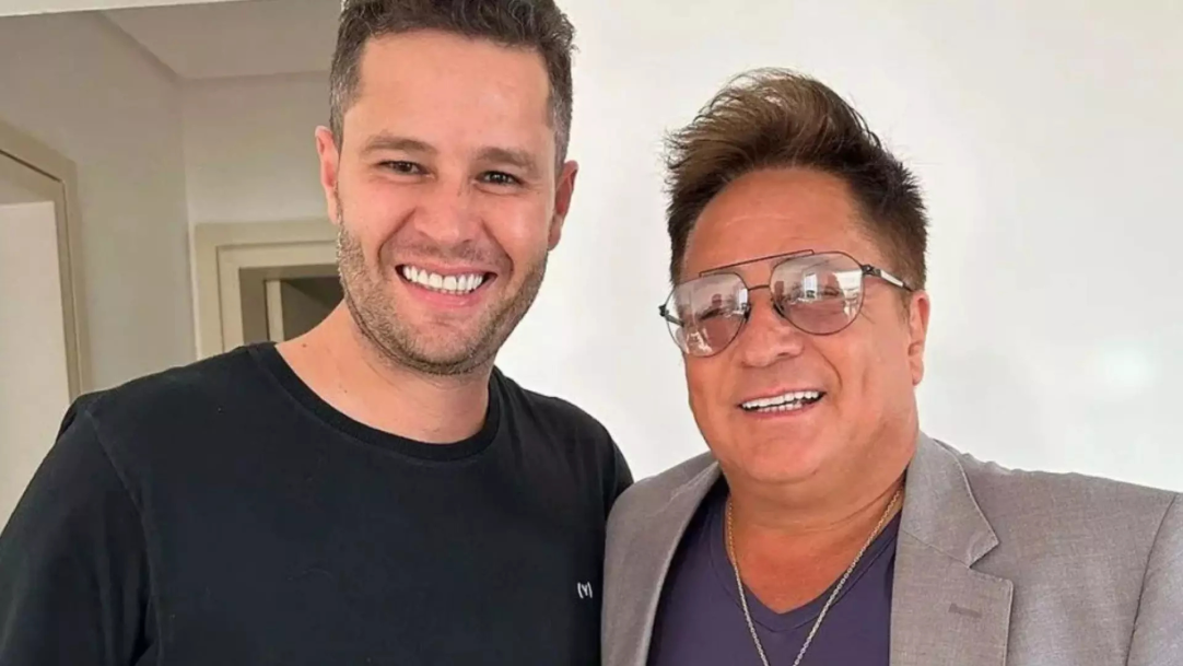 Ao lado do primogênito em show, Leonardo alfineta os outros filhos: ‘Esse aqui é o único’