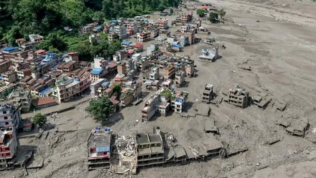 Enchentes deixam mortos e desaparecidos no Nepal e Tibete