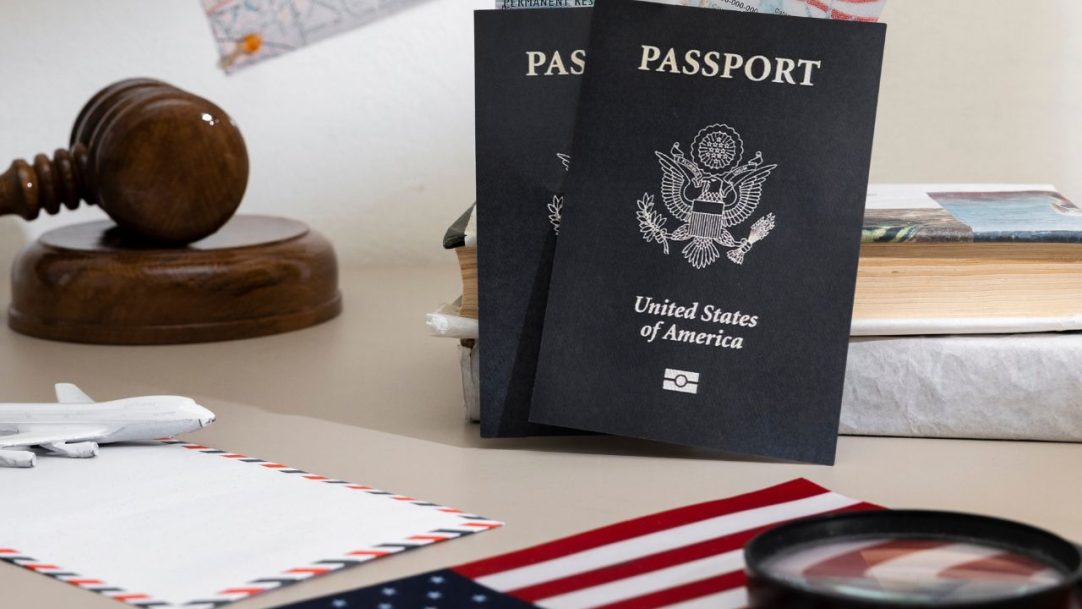 Agendamento de vistos permanentes de imigrantes são suspensos pelo Governo Trump
