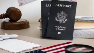 Agendamento de vistos permanentes de imigrantes são suspensos pelo Governo Trump