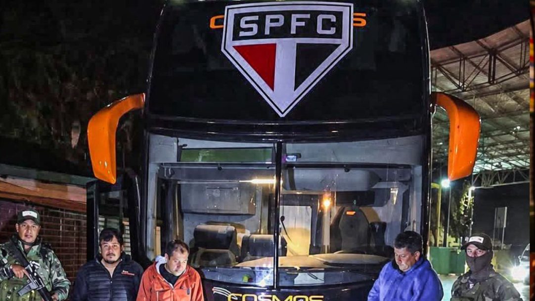 Ônibus contratado para buscar o São Paulo na Bolívia é apreendido com 86 kg de maconha