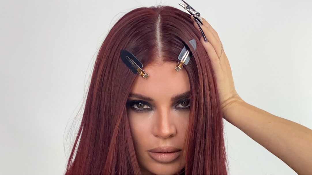 Gkay muda o cabelo e fãs comparam visual com Vampira
