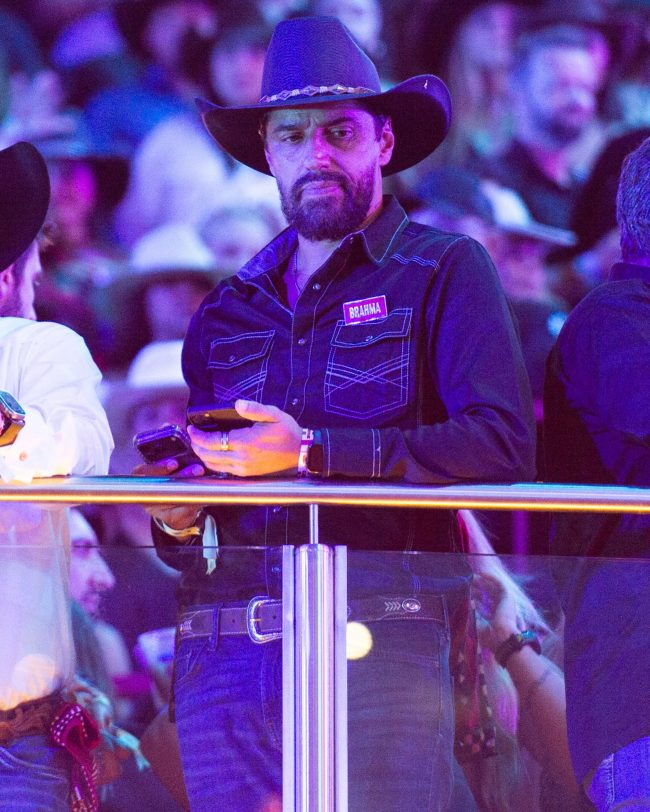 Direto de Barretos, Alberto Cowboy reflete sobre a fama após o reality e confessa: 'Correria que a vida vira'