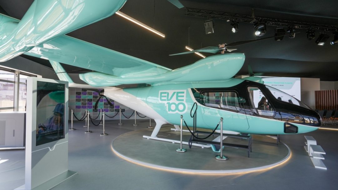Carro voador da Embraer faz teste de voo horizontal