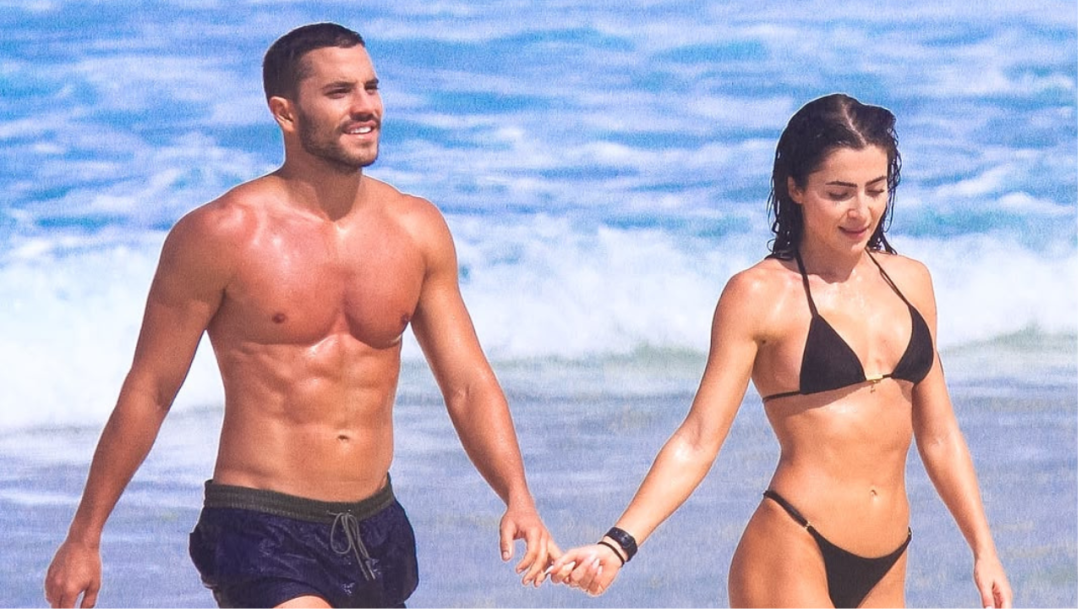 André Lamoglia comemora 29 anos com Jade Picon em clima de romance na Barra da Tijuca