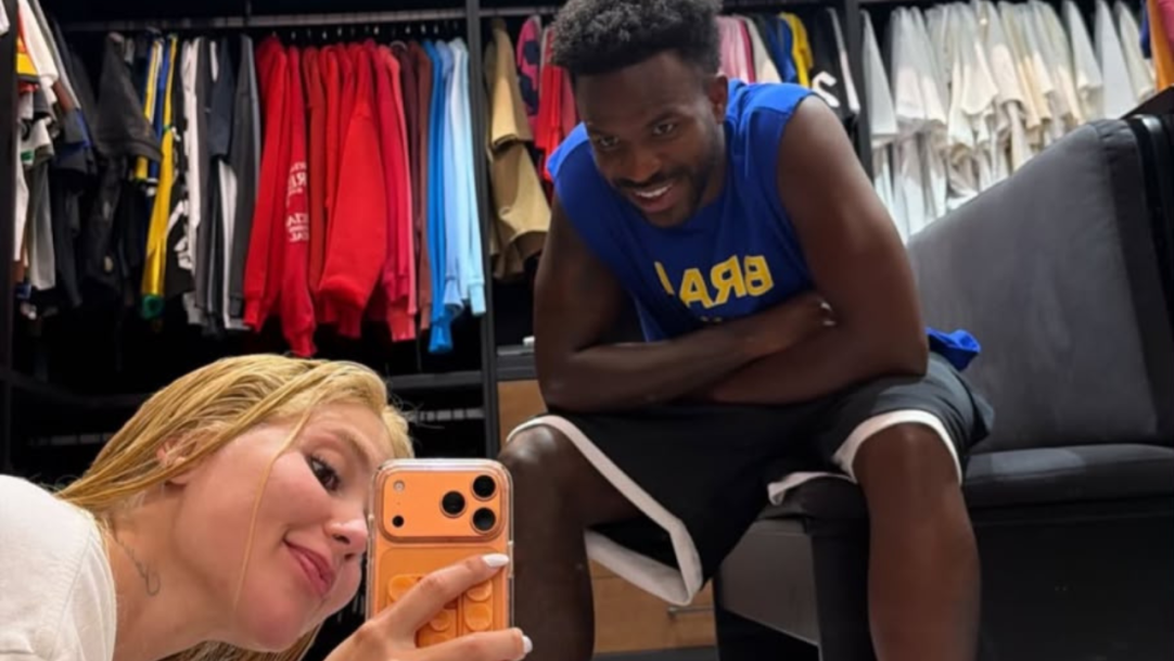 Virginia Fonseca posa com Vini Jr. após banho e compartilha registro nas redes sociais