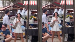 Bruna Marquezine e Shawn Mendes são vistos juntos em feira após retorno ao Brasil