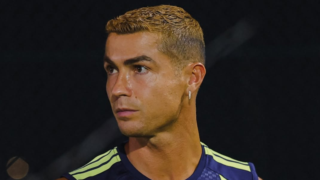 Cristiano Ronaldo surpreende fãs ao aparecer loiro e exibir novo visual