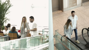 Deborah Secco aproveita passeio com o noivo, Dudu Borges, em shopping no Rio