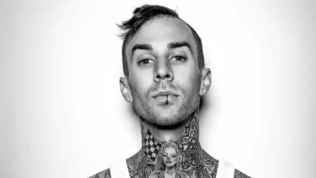 Travis Barker relembra sobrevivência a acidente aéreo e conta sua história em documentário