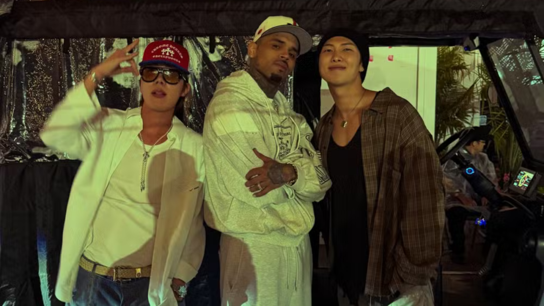 J-Hope e RM, do BTS, geram polêmica nas redes após fotos ao lado de Chris Brown