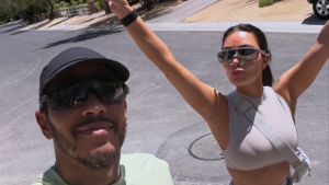 Lewis Hamilton compartilha fotos ao lado de Kim Kardashian durante momento de descanso