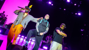 Black Eyed Peas comemora retorno ao Brasil e fãs pedem participação de Fergie: ‘Tragam a Fergie’