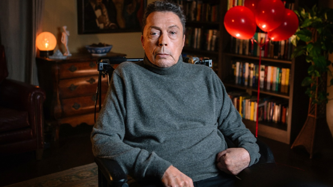 Repertório multifacetado consagra genialidade de Tim Curry no entretenimento