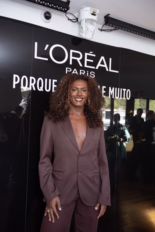 Em Paris, Anitta, Taís Araujo e outras famosas abrem o coração em bate-papo poderoso sobre força feminina