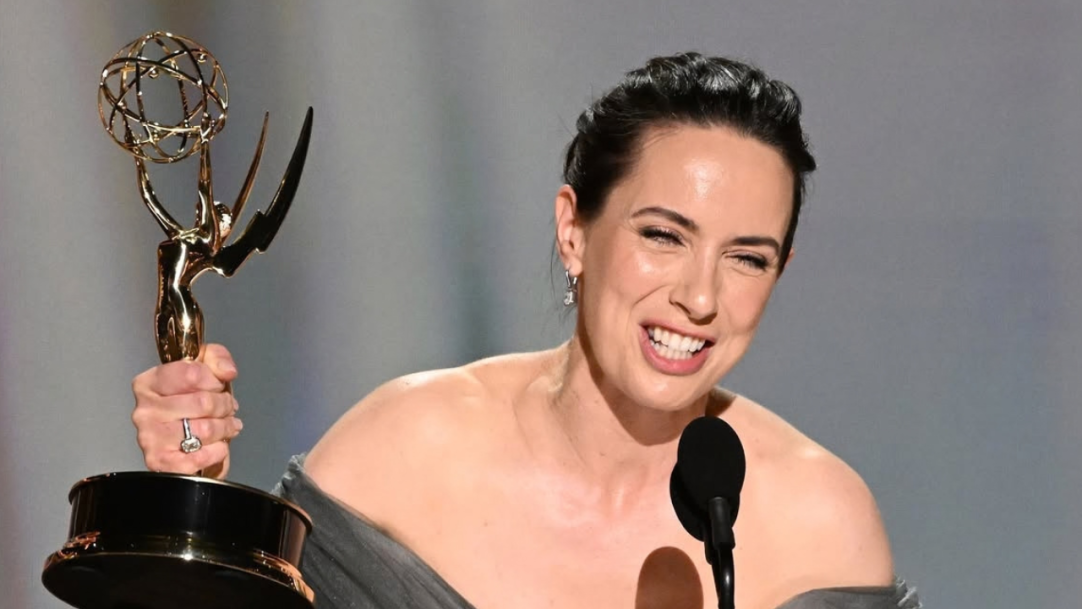Emmy 2026: Kate O’Flynn é a grande vencedora por “O Segredo de Widow’s Bay”