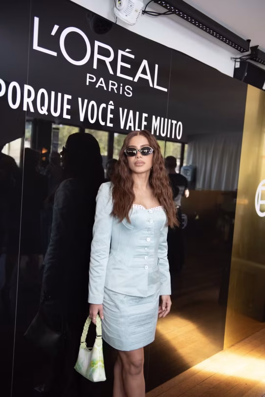 Em Paris, Anitta, Taís Araujo e outras famosas abrem o coração em bate-papo poderoso sobre força feminina