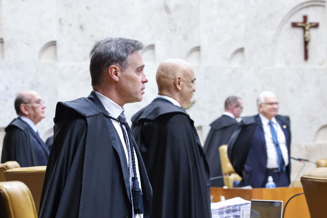 PF revela atuação de Mendonça em acordos fora da lei e compara prática aos erros que derrubaram a Lava Jato