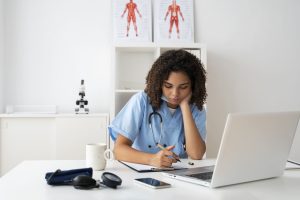 Enamed 2026 avalia estudantes por competências clínicas