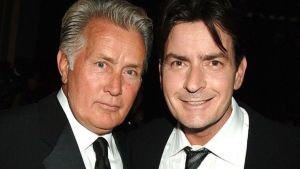 Happy Jack: Charlie e Martin Sheen vivem pai e filho em série