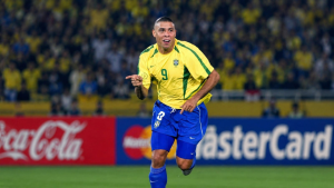 Ronaldo Fenômeno chega aos 50 anos e celebra trajetória que marcou gerações