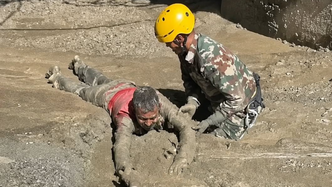 Mais de 600 trabalhadores ficam presos em túneis após avalanche no Tibete e no Nepal