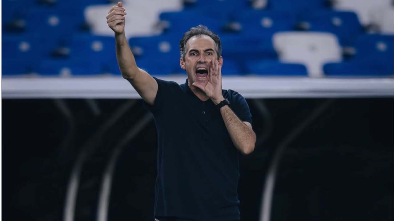 Remo demite Léo Condé do comando técnico