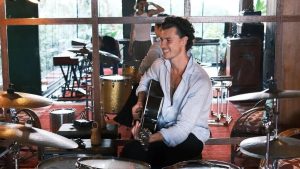 Foto revela detalhes do novo estúdio de Shawn Mendes no Rio de Janeiro