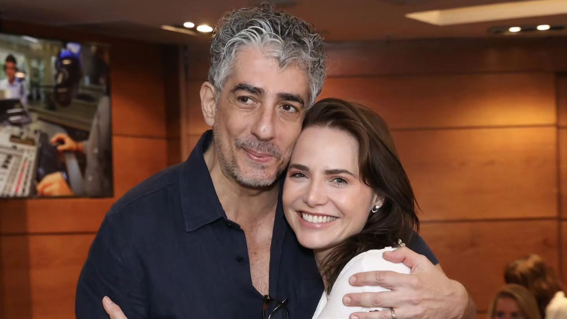 Letícia Colin comenta sobre morar em casas separadas após reatar casamento