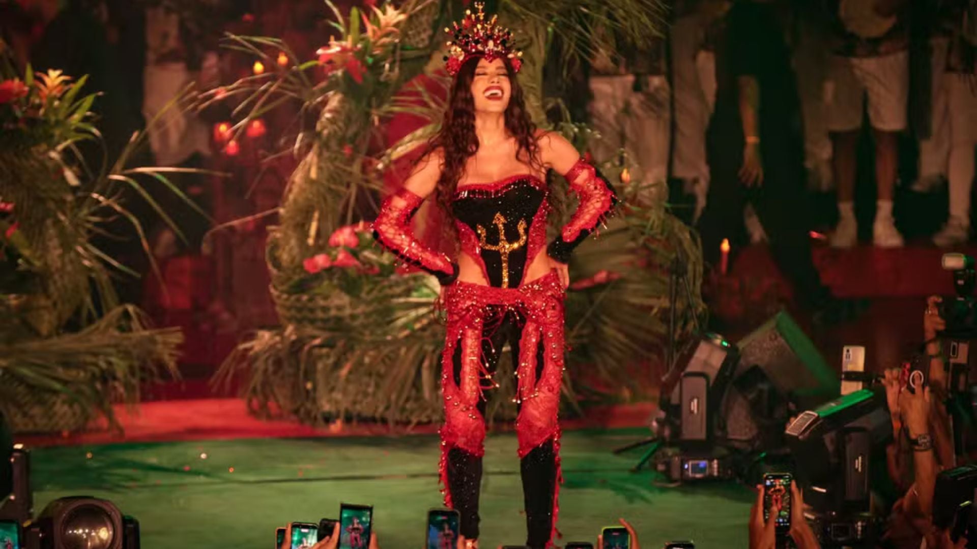 Anitta fala sobre sua relação com a Grande Rio e exige respeito à escola: ‘Não é uma famosa à toa’