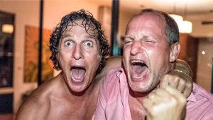 Matthew McConaughey choca ao revelar que já ‘saiu na mão’ com Woody Harrelson: ‘Derramamos sangue’
