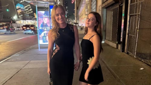Angélica se emociona por aniversário de 14 anos da filha