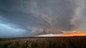 Rio Grande do Sul entra em prontidão para temporais severos, risco de granizo e ventos acima de 90 km/h